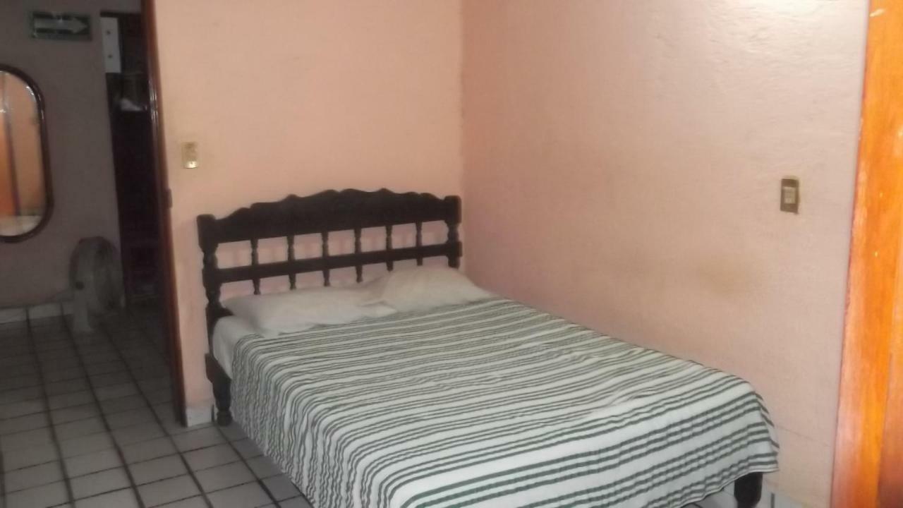 Posada Colonial Zihuatanejo Bagian luar foto